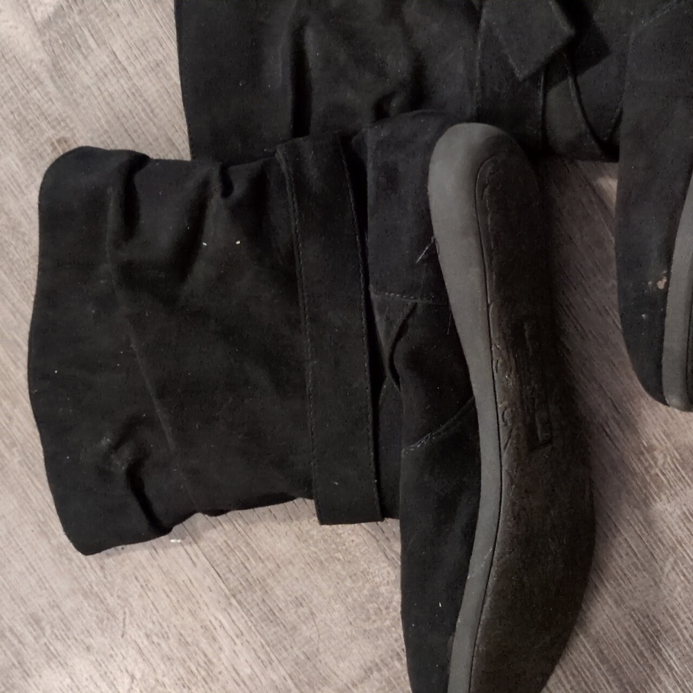 Booties - Picture 3 of 4